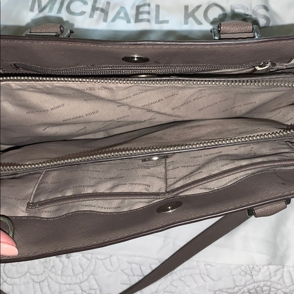 Purse - Picture 2 of 3